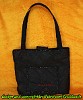 As-008b schwarze Stepptasche - innen mit schwarzem Antipillingfleece gefüttert - kleine Innentasche - Vorderseite aufwändig bestickt - auf der Rückseite eine...